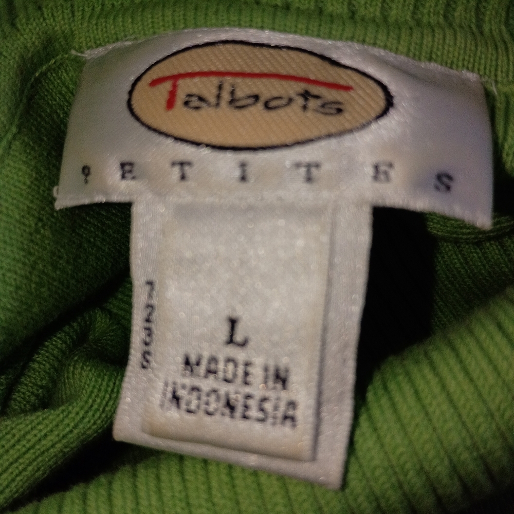 Talbots cozy and stylish with this Lime 🍋🟩 green 💚 turtleneck sweater. - Picture 7 of 8